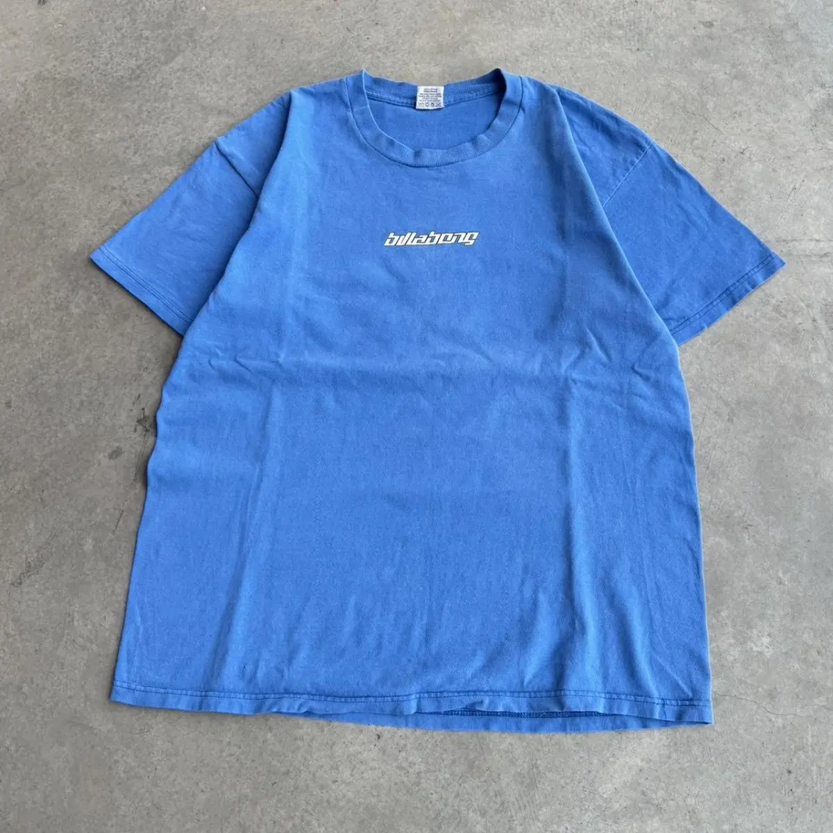 Vintage late 90s early 2000s BILLABONG faded blue front and back graphic surfing t shirt