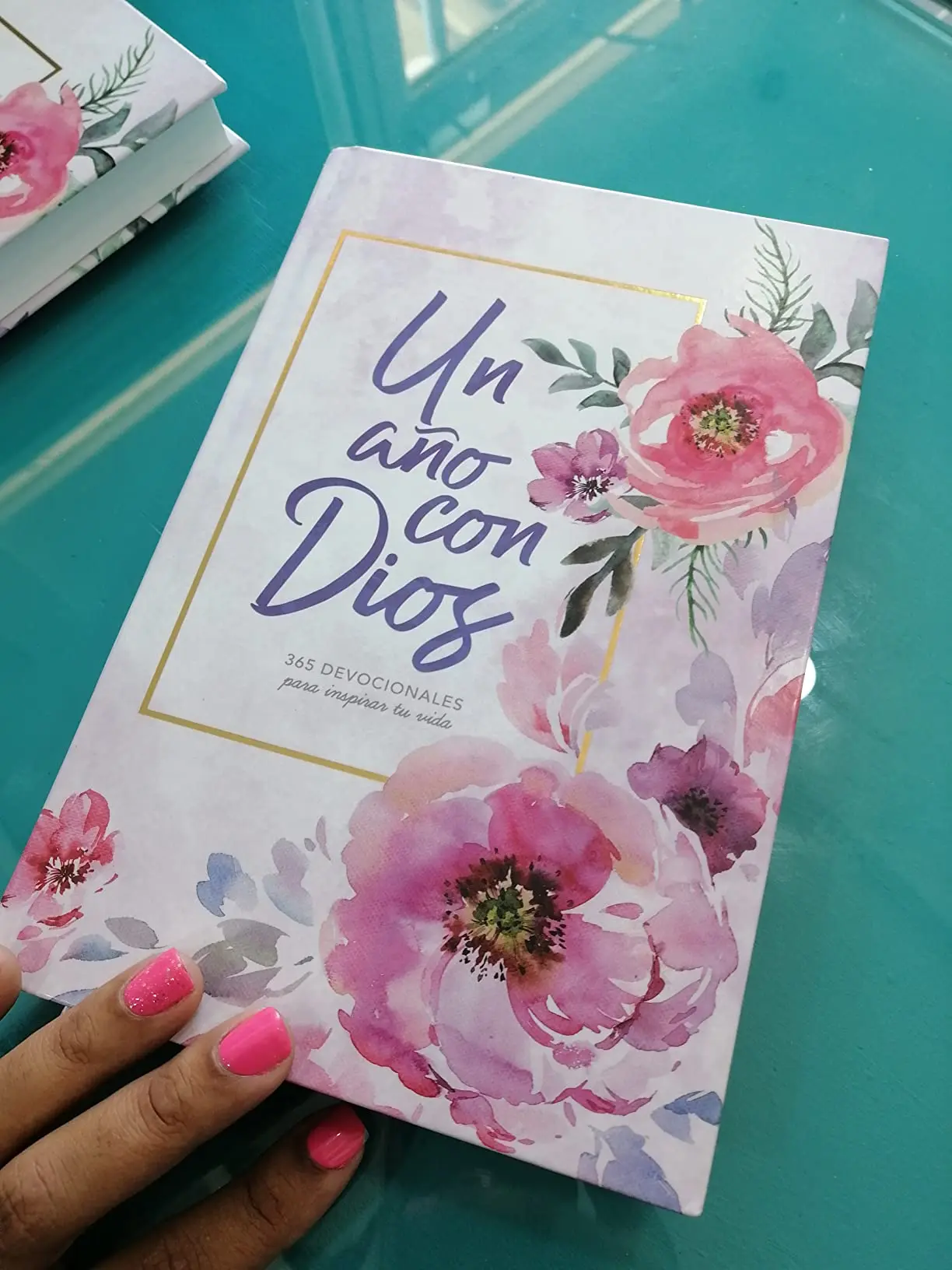 "Un año con Dios" Annual 365 Devotions Spanish Edition Daily Devotional Book – Guidance, Daily Inspiration, Wisdom, Spiritual Growth (Religion & Philosophy, Humanities & Social Sciences)