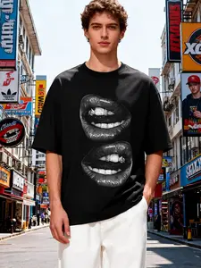 Men's and women's lip print drop shoulder T-shirt, cute casual hip-hop pattern short-sleeved round neck T-shirt, summer fashion men's and women's everyday top, hip-hop pattern design.