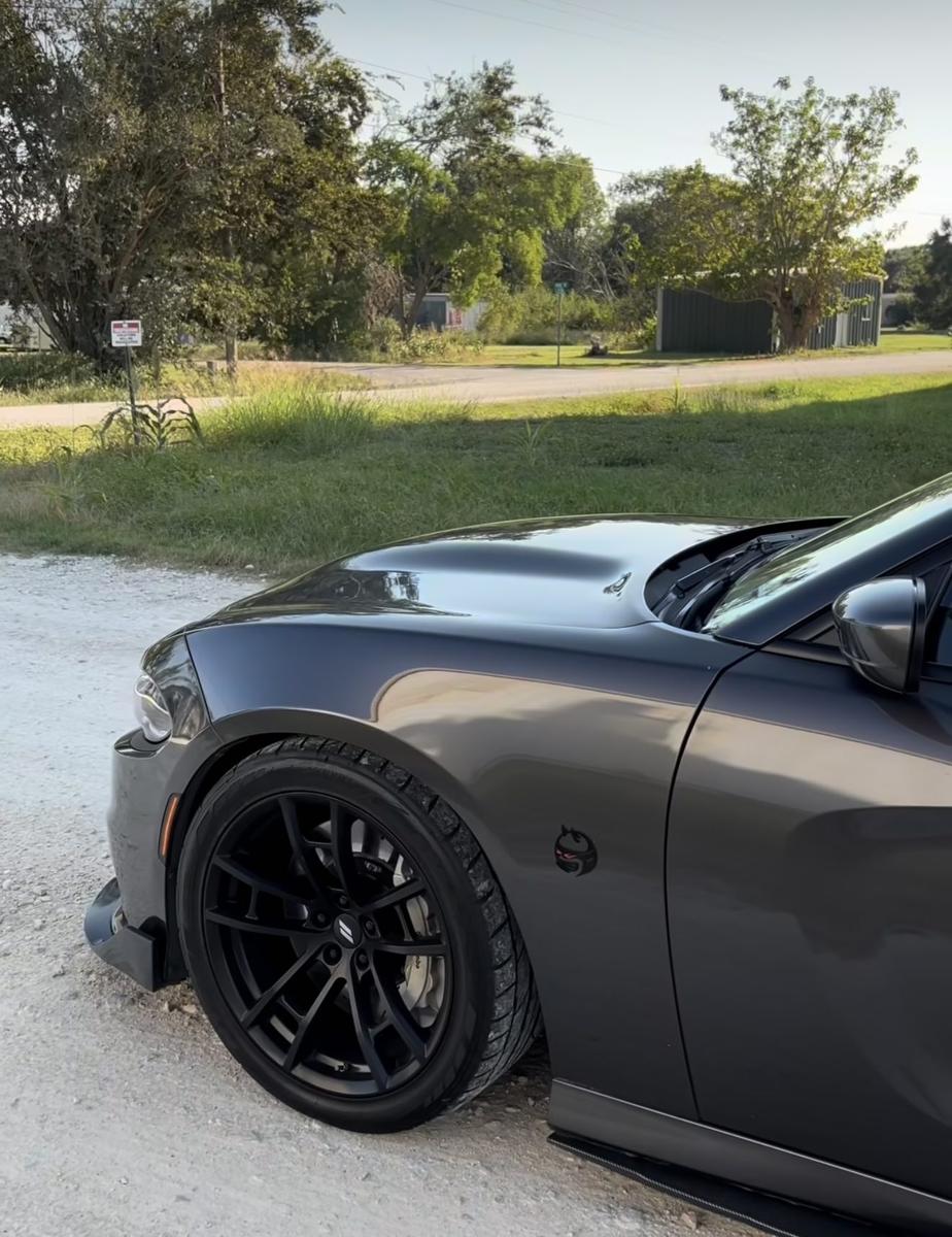 Item: 3" x 3", Red, Gloss Black