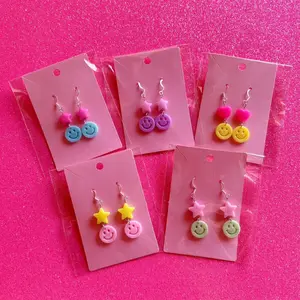 1 Pair of Smiley Face Earrings - Random Design