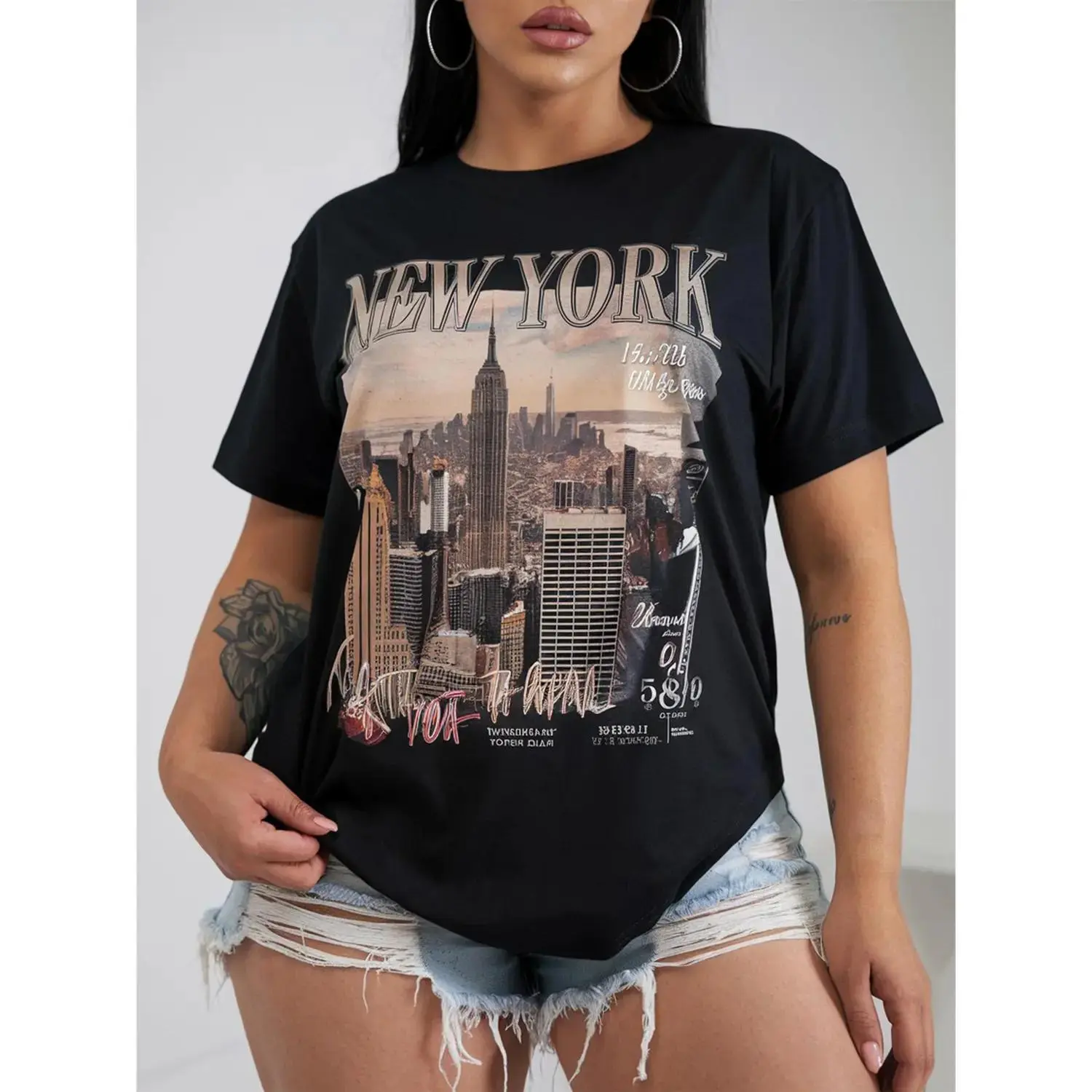 Casual Women S Cotton T-shirt Featuring New York City Landscape Graphic Design with Geometric Pattern Short Sleeves and Knit Fabric for All Seasons