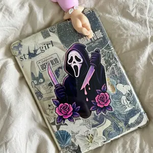 Horror Coquette Phone Grip | Pastel Goth Ghost Slasher Acrylic Phone Holder | Creepy Cute Purple Rose Dagger Griptok | Spooky Halloween Phone Stand Accessory