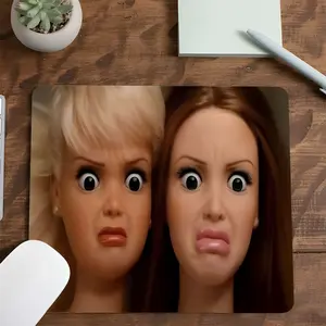Best Friends Shocked Doll Duo Meme Square Gaming Mouse Pad, Y2K 90s Retro Design, Aesthetic Desktop Decor, Desktop Accessory, Non-Slip Rubber Mousepad with Stitched Edge, Small Mouse Pad for Laptop PC Gaming Work Daily Use, Gift for Besties & Meme Fans