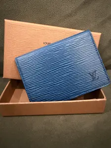 Pre-owned Louis Vuitton Leather Small Leather Goods Epi Porte 2 Cartes Vertical Card Case Blue