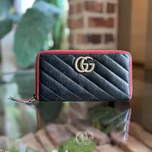 Pre-owned GUCCI Leather Small Leather Goods Vintage Effect Calfskin Matelasse Diagonal Torchon GG Marmont Zip Around Wallet