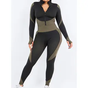 Shorty - Active textured Stripe Zip Cropped Top / Leggings Set