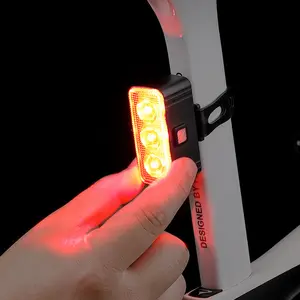 Ultra bright bicycle taillights, red illuminated taillights, USB rechargeable portable headlights, built-in rechargeable lithium batteries.Bicycle taillights, suitable for outdoor cycling