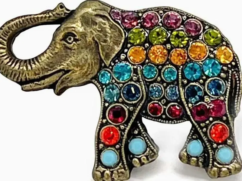 Magnetic Crystal Elephant Brooch with Vibrant Gemstone Accents for Stylish Accessories Metal Coating Fashion Lover Gift Idea