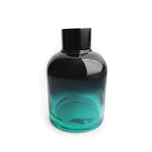 Vesper - Green Glass Diffuser Bottle w/ Black Cap