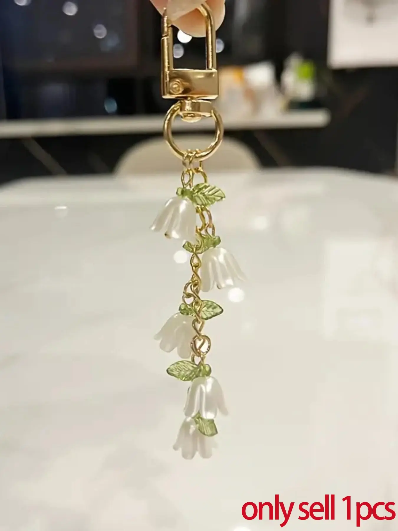Lily of the Valley Bag Charm Pendants – Elegant Keychain & Bag Pendant with Pearl Flower Charms, Fresh Bag Decoration & Bag Chain Charms for Backpack Purse, Stylish Backpack Charm, Ideal for Floral Style Lovers & Daily Casual Look, Purse Accessories