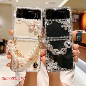 Fashion Flower Design Phone Case Protector with Chain, Rhinestone Decor Phone Protective Cover, Phone Accessories Compatible with Samsung Galaxy Z Flip 3 4 5 6 7, Casing, Smartphone Protector