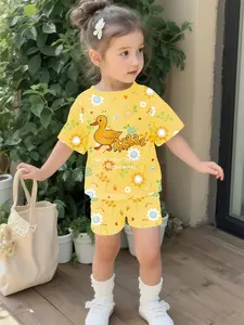 Yellow Duckling Children's Suit with Digital Printing, 100% Polyester Infant Short Sleeve Set, Cute Casual Outfit for Baby Girls, Suitable for Daily and Outdoor Sports T-shirts, Perfect Gift for Infants