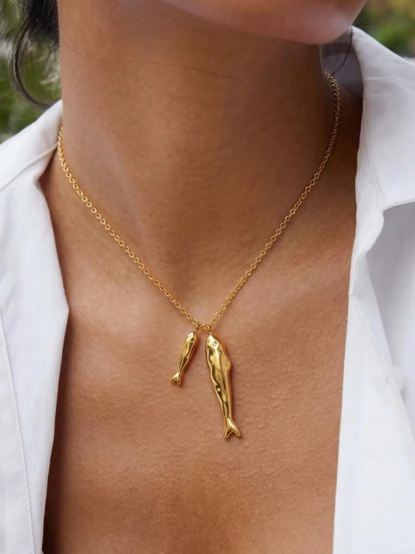 Fashionable Stainless Steel Fish Pendant Necklace, 18k Plated, Hypoallergenic, Waterproof, Perfect Gift for All Occasions