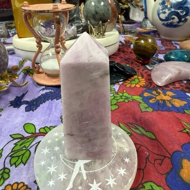 Kunzite Point  Crystal of Divine Love, Emotional Healing & Heart Awakening – Radiate Compassion & Uplift Your Spirit
