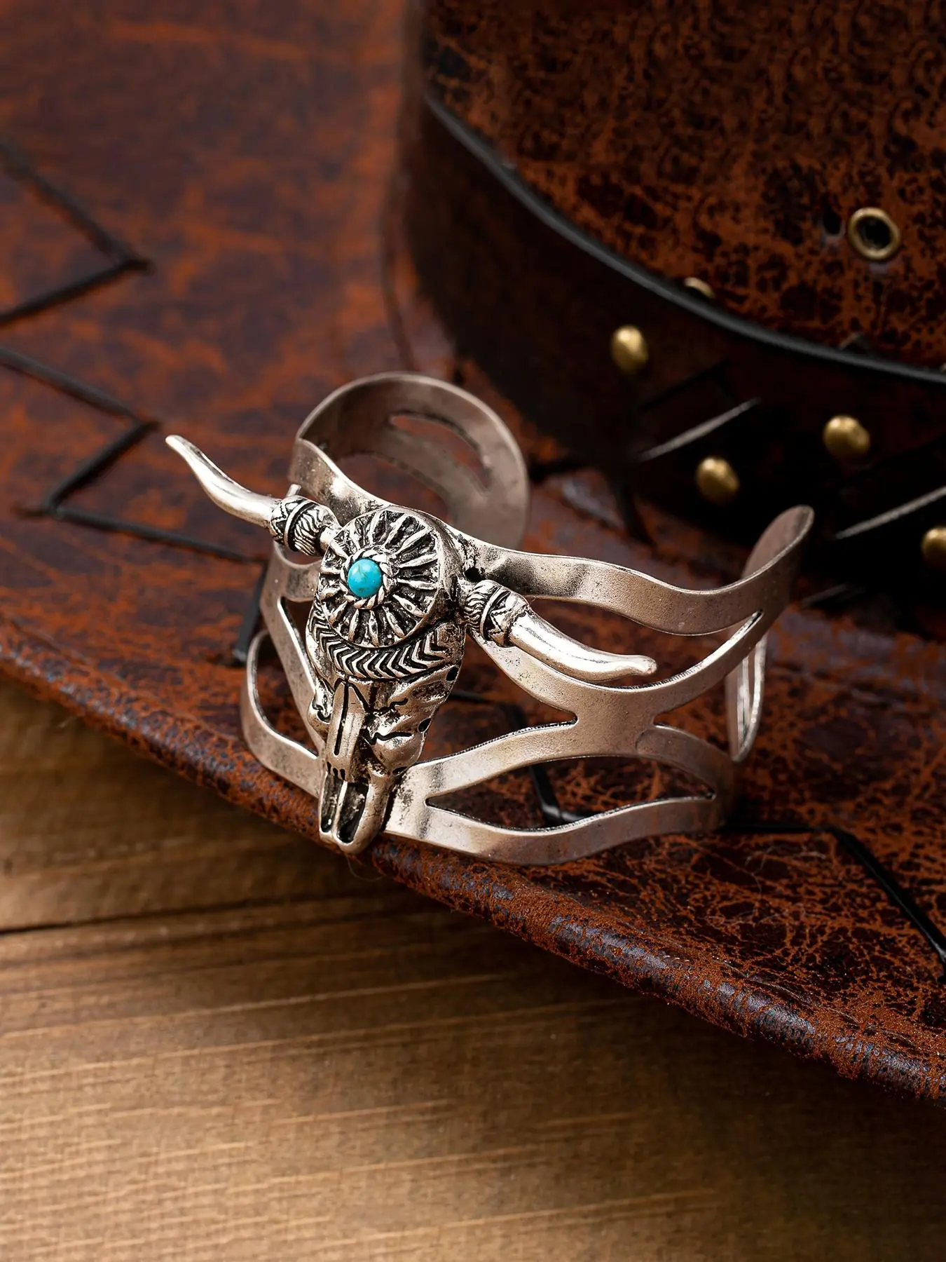Vintage Western Style Open Bracelet, Turquoise Inlay Cow Head Design Cuff Bangle, Fashion Jewelry Accessories for Women & Girls, Witchy Jewelry, Exquisite Bracelet, Boho Stone Bracelet, High Quality Bracelet