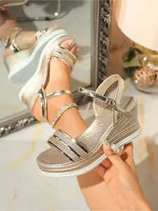 Women's Summer Fashion Wedge Platform Sandals Bohemian Style Height Increasing Slides 2026 New Outdoor Commuting Beach Shoes