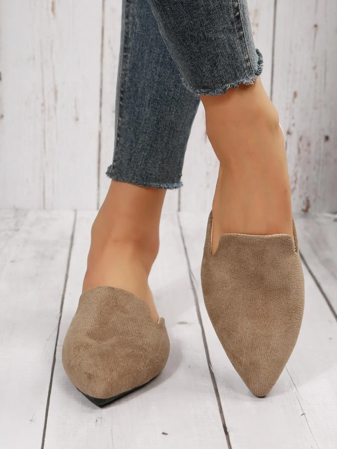 Women's Fashionable Solid Color Pointed Toe Slip on Flats, Casual Comfortable Flat Shoes for Daily Wear, Retro All Match Daily Commuting Shoes for Wom