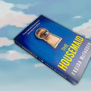 The Housemaid Book - A Psychological Thriller by Freida McFadden