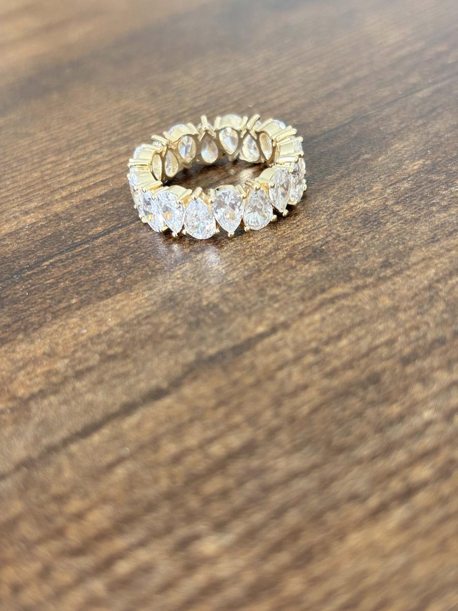 Item: Yellow Gold, 7