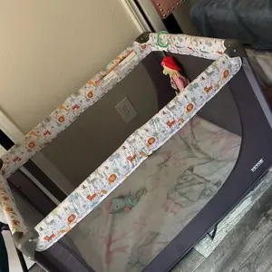VEVOR Baby Playpen Travel Crib,  Quick-Folding Playpen for Baby & Toddler, Portable Baby Fence Play Yard with Wheels, Breathable Mesh & Travel Bag, Indoor/Outdoor Kids Activity Center for 0-36 Months