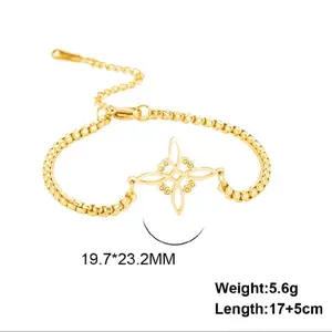 Stainless Steel Witch Knot Brazalete with Decorative Design and Chain color GOLD