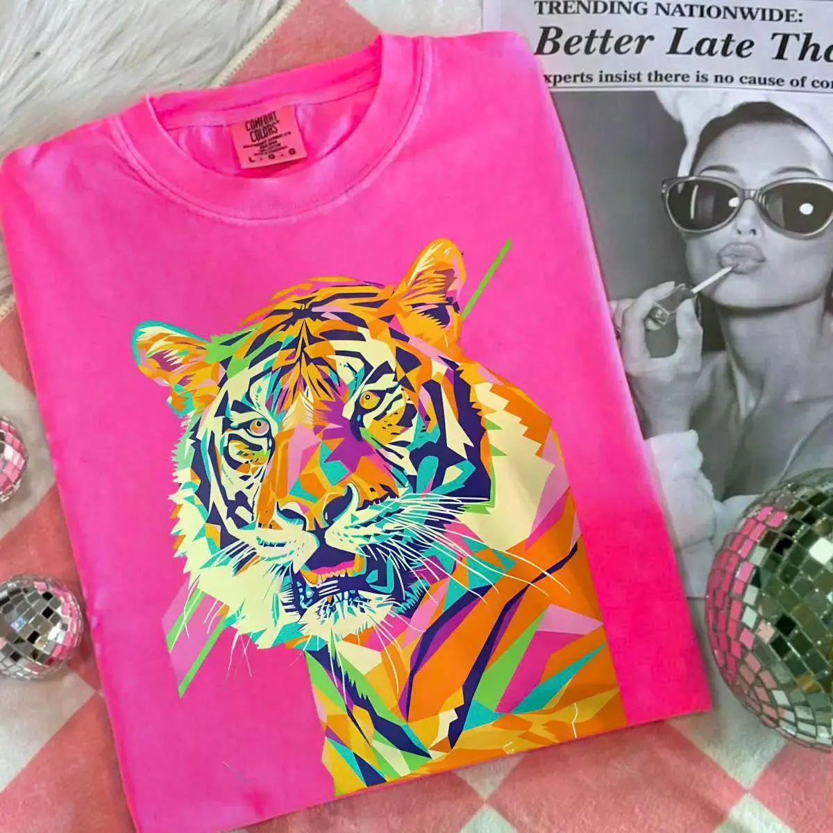 Unisex Breathable Short-Sleeve T-Shirt for Men - Comfort Colors Wild Tiger Graphic Top, Neon Pop Art Jungle Cat Tee, Vintage Abstract Animal Wildlife Gift