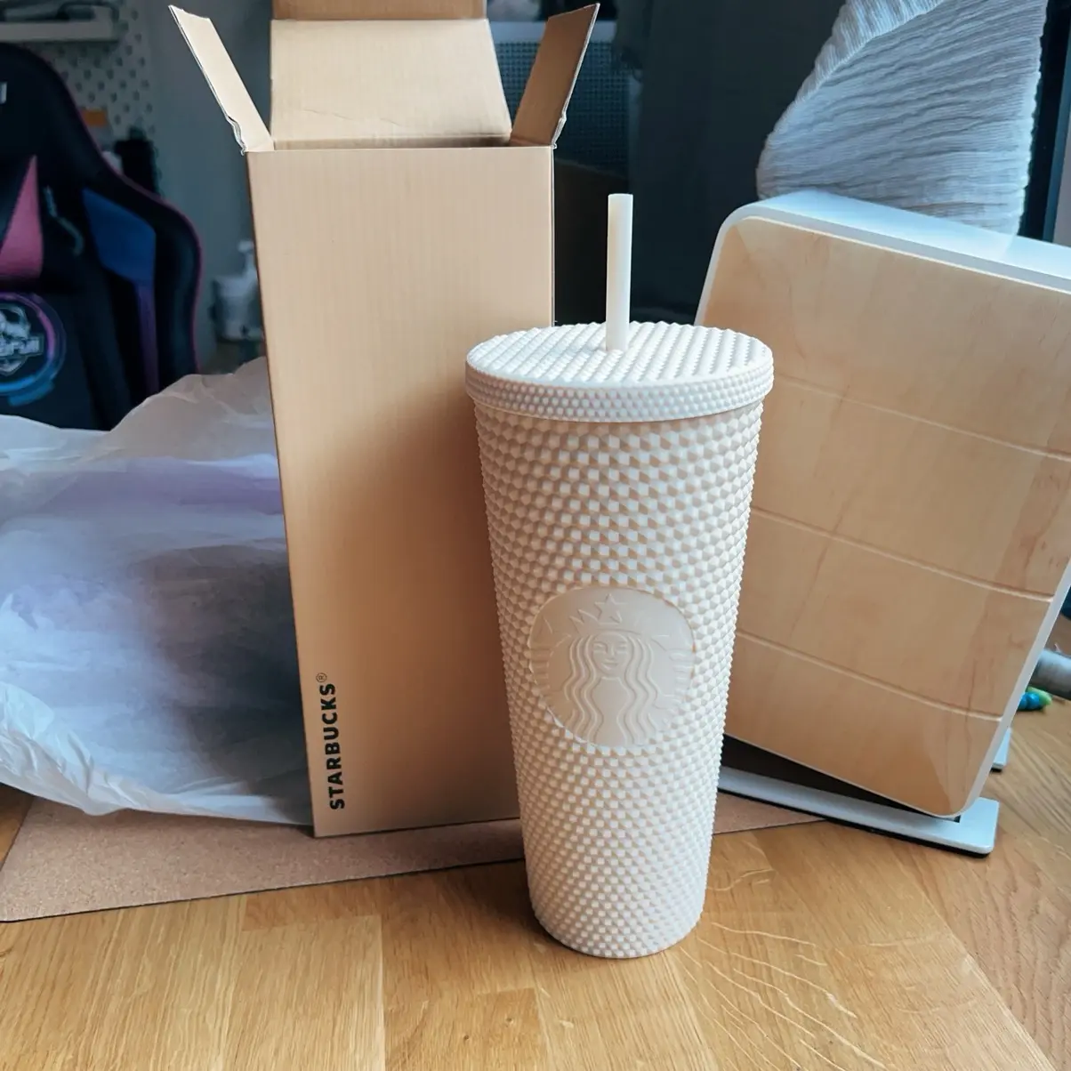 Starbucks Overseas Matte white venti studded tumbler 710ml cold cup