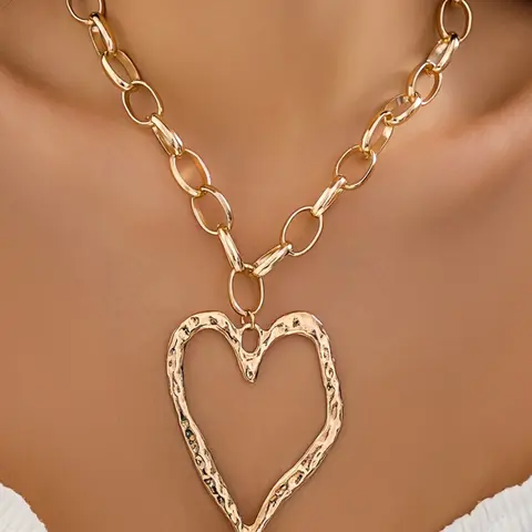 Vintage Boho Heart O Chain Necklace, Fashion Simple Irregular Large Peach Pendant Clavicle Chain, Zinc Alloy, All Seasons Jewelry, Heart Shaped Necklace, Love Necklace, Boho Style Jewelry