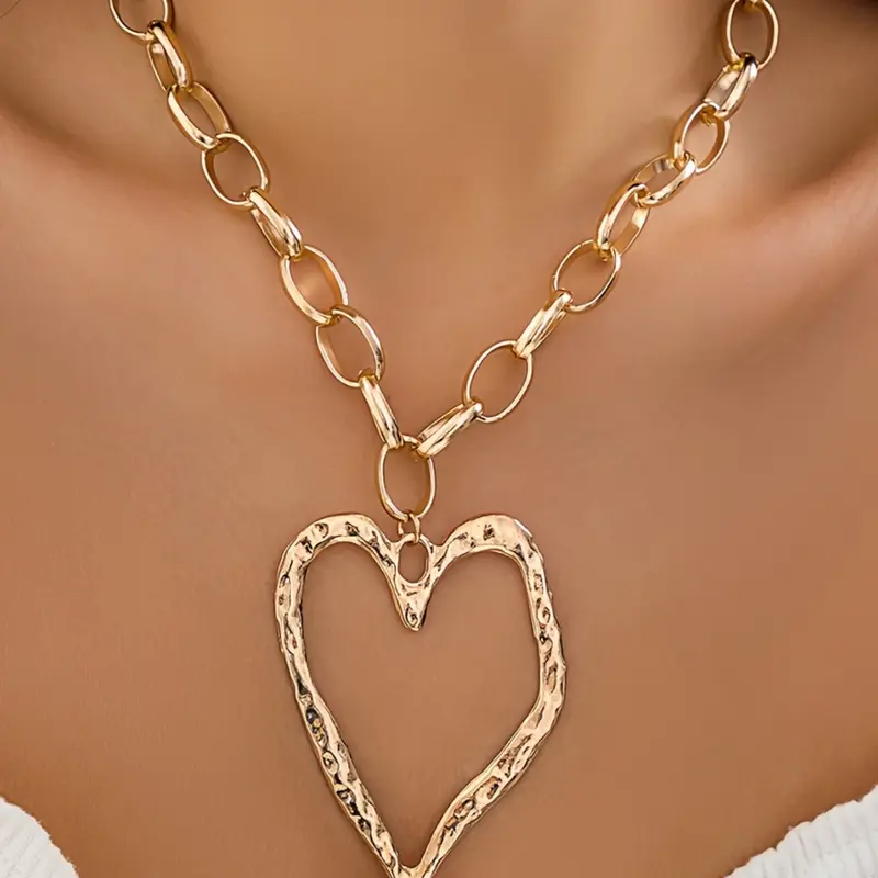 Vintage Boho Heart O Chain Necklace, Fashion Simple Irregular Large Peach Pendant Clavicle Chain, Zinc Alloy, All Seasons Jewelry, Heart Shaped Necklace, Love Necklace, Boho Style Jewelry