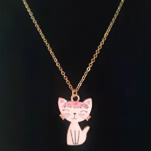 Cat Necklace - Adorable Gold & White Cat with Flowers Pendant for All Ages - Super Cute and Perfect Jewelry Gift
