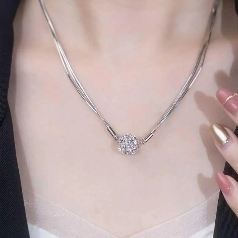 Personal Design Rhinestone Magnetic Necklace for Women Light Elegant Premium Look Unique Choker Collarbone Chain 2023 HNAM61