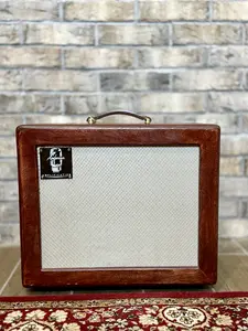 Amberisa Amplification Handwired Guitar Speaker Cabinet - Model: AA112SMG - Red Chestnut