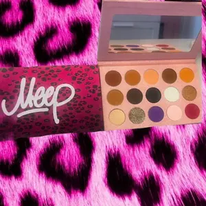 Glamour Eyeshadow Pallet