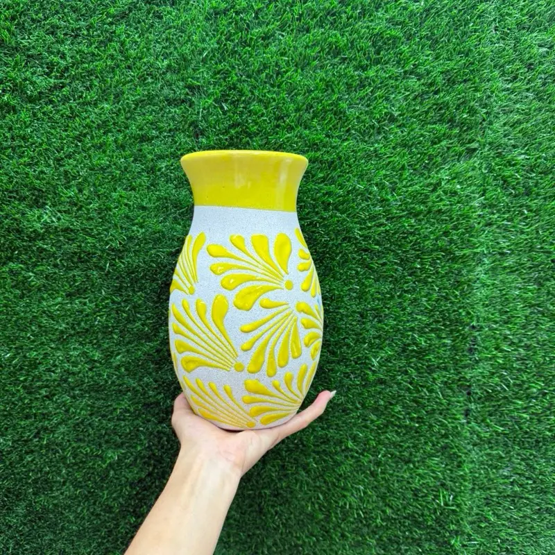 Vase Relieve Boliche color Amarillo Ovalado Sets 9.5In.