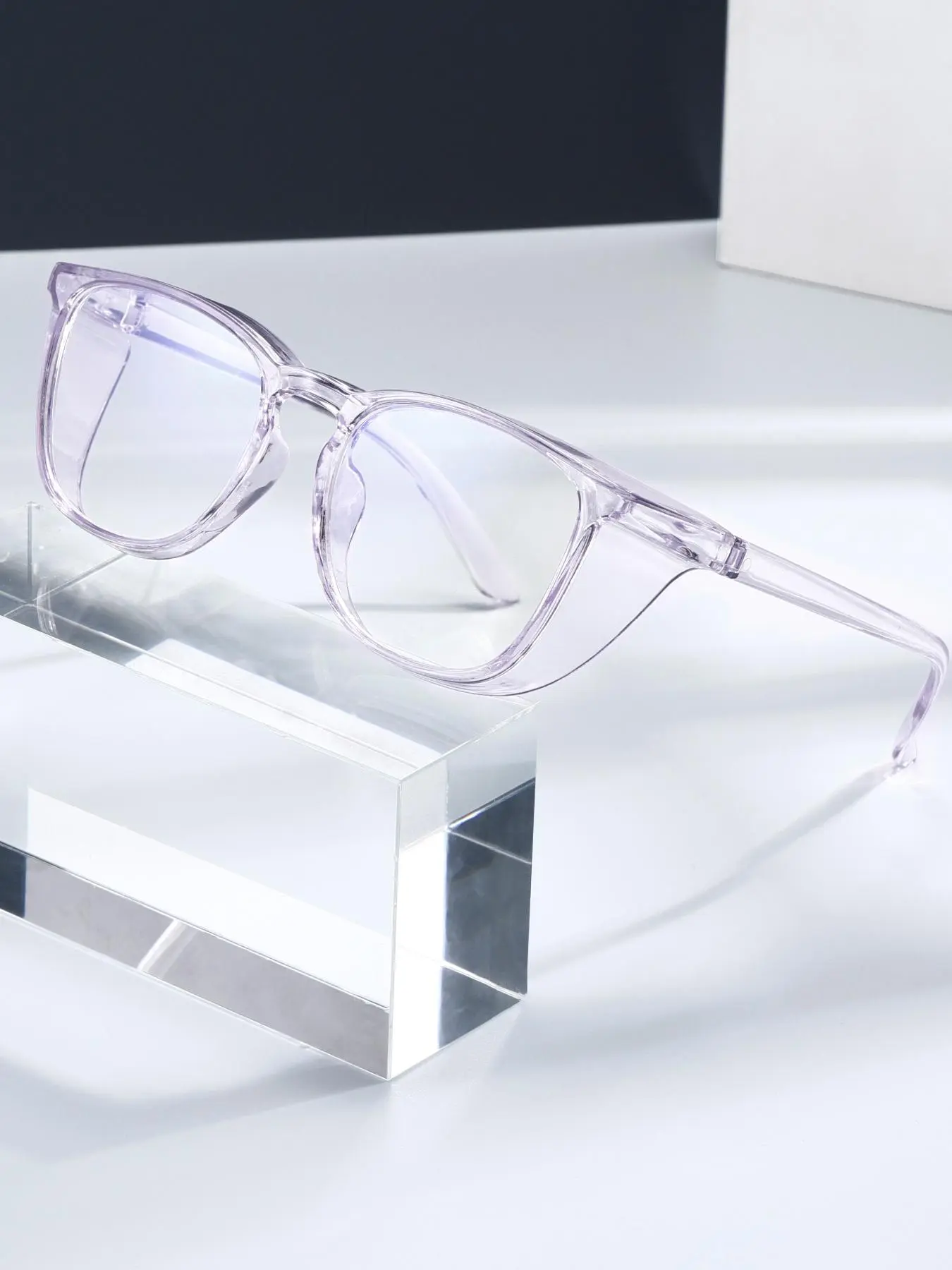 Anti-fog Eyeglasses, Lightweight Durable Glasses, Fashionable Eyeglasses, Fashionable Frames Glasses, Comfortable Eyeglasses for Daily Wear, Everyday Eyewear, Stylish Trendy Eyewear, Casual Eyeglasses, Fashion Accessories for Men & Women
