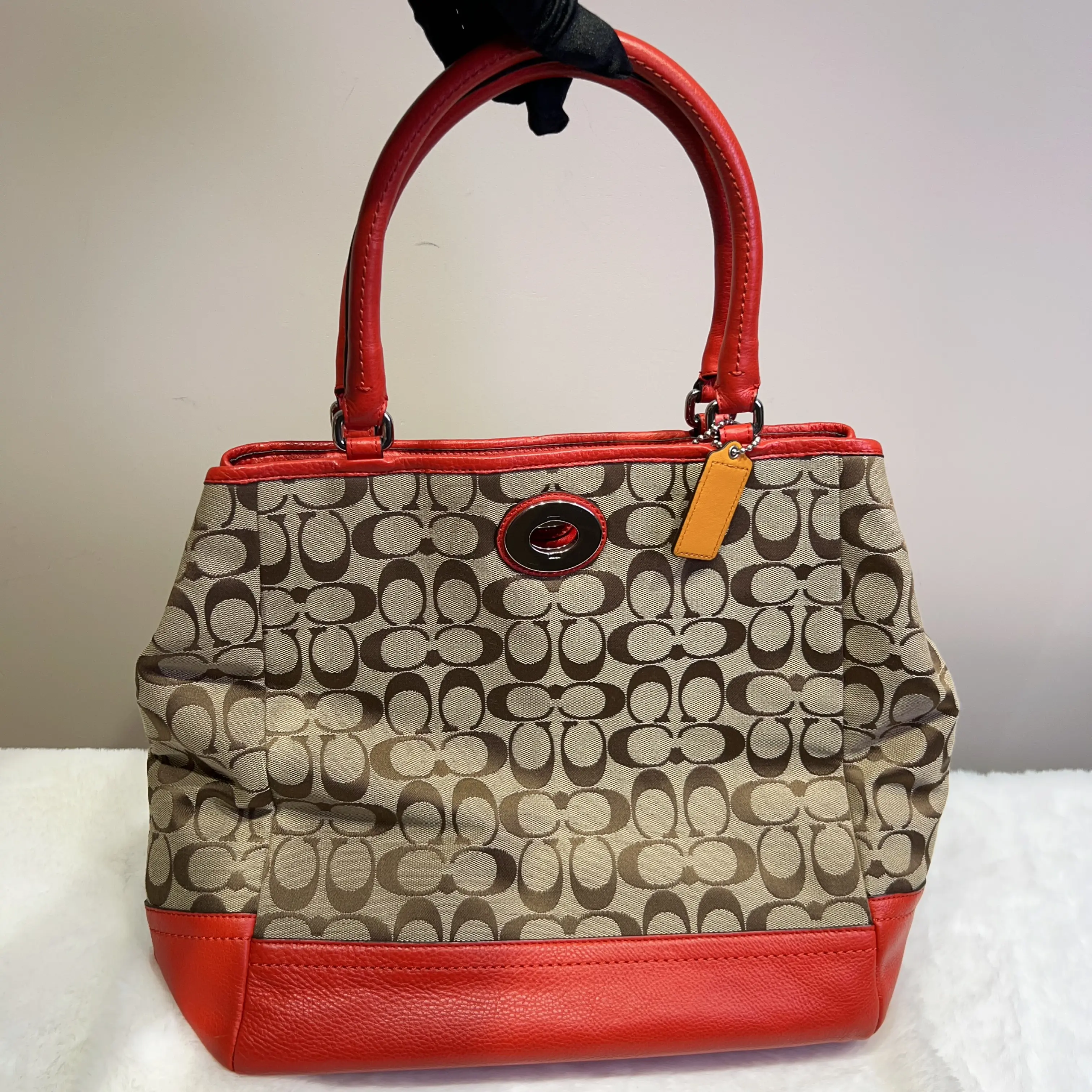 Pre-owned coach red tote bag