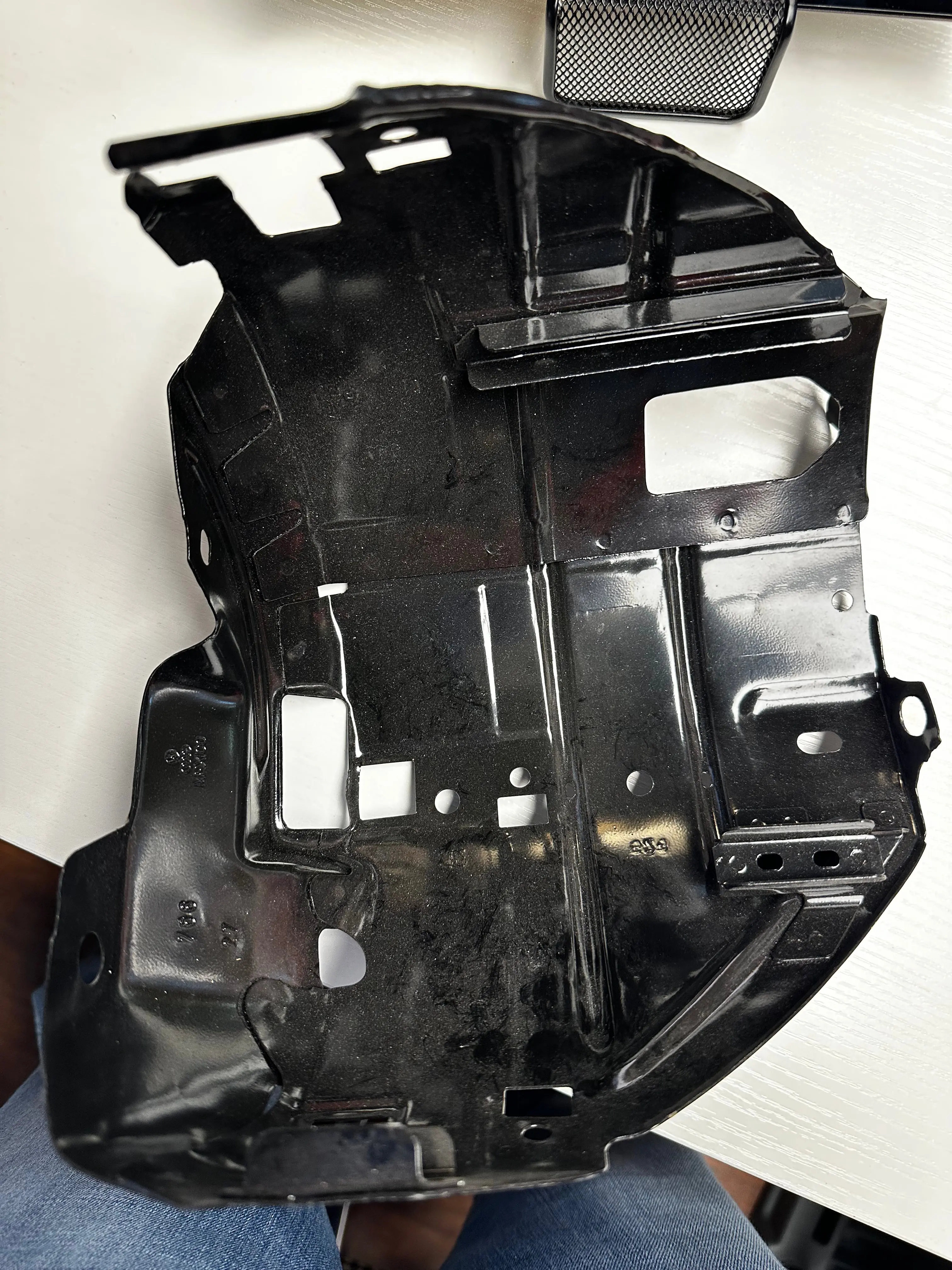 VW/Audi Headlight Bracket 1C0 805 606 J