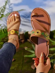 Women's Fashionable Floral Embroidery Flat Sandals, Bohemian Sandals, Boho Sandals, Thong Slide Sandals, Casual Soft Comfort Slip-on Sandals for Summer Footwear, Trendy Shoes for Outdoor Beach for Girl, Walking Shoes, Floral Design Sandals