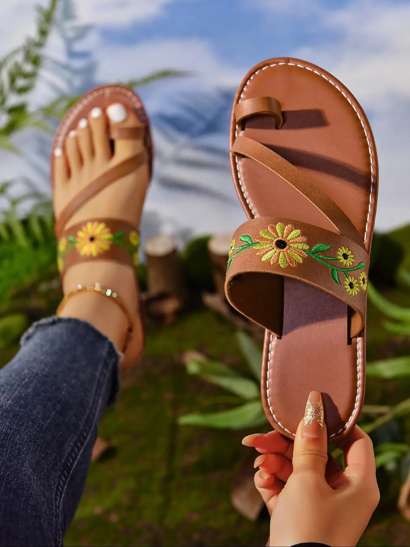 Women's Fashionable Floral Embroidery Flat Sandals, Bohemian Sandals, Boho Sandals, Thong Slide Sandals, Casual Soft Comfort Slip-on Sandals for Summe