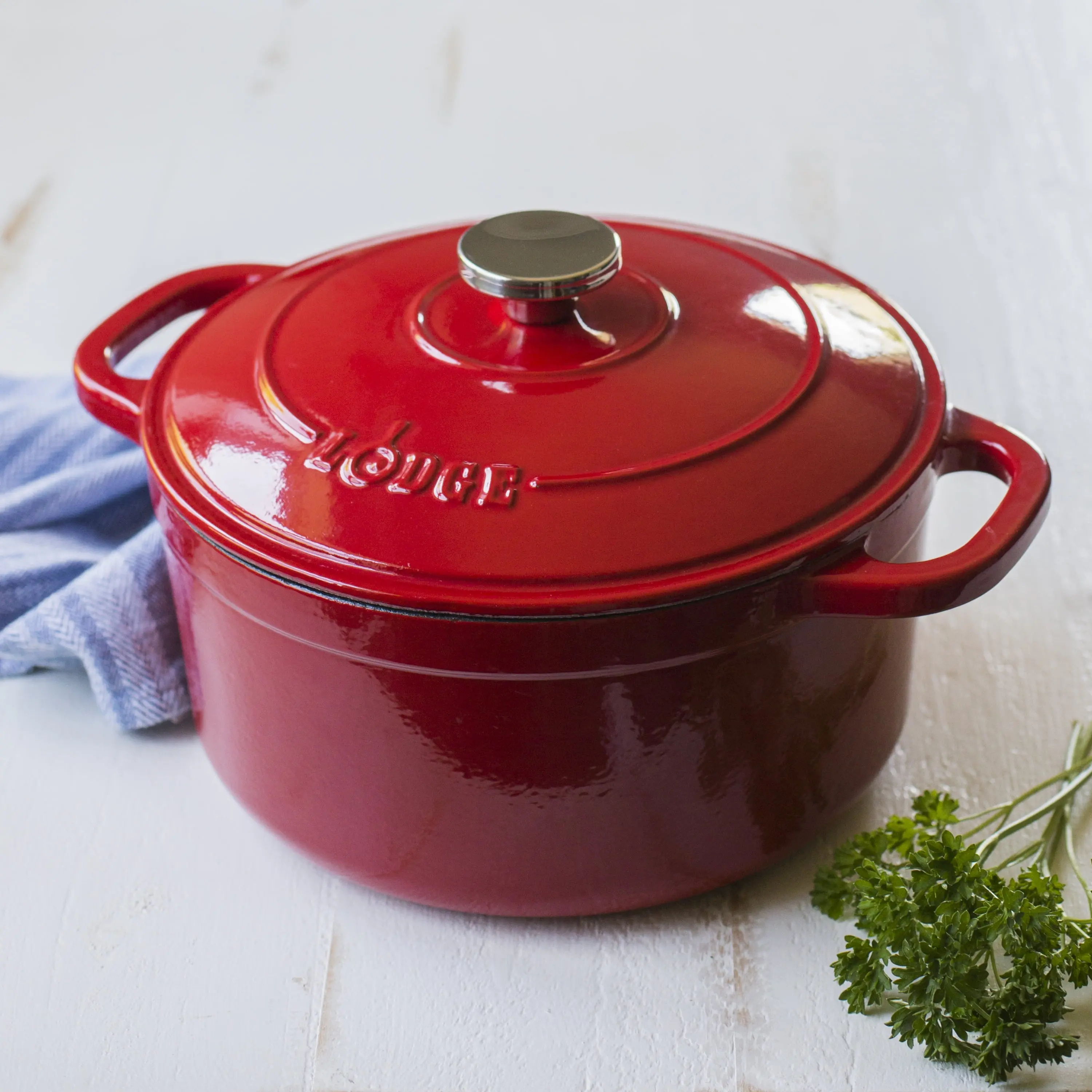 Lodge Enameled Cast Iron Dutch Ovens - 5.5 Quart Red