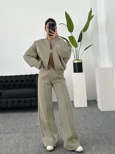 Women's Casual Basic Long Sleeve Zipper Short Jacket and Pants Set, Sporty for All Seasons, Fitted Natural Waist Design, Outfit