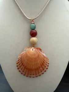 Sunset Breeze Scallop Shell Necklace – Amazonite, Carnelian & Cream on Natural Cord