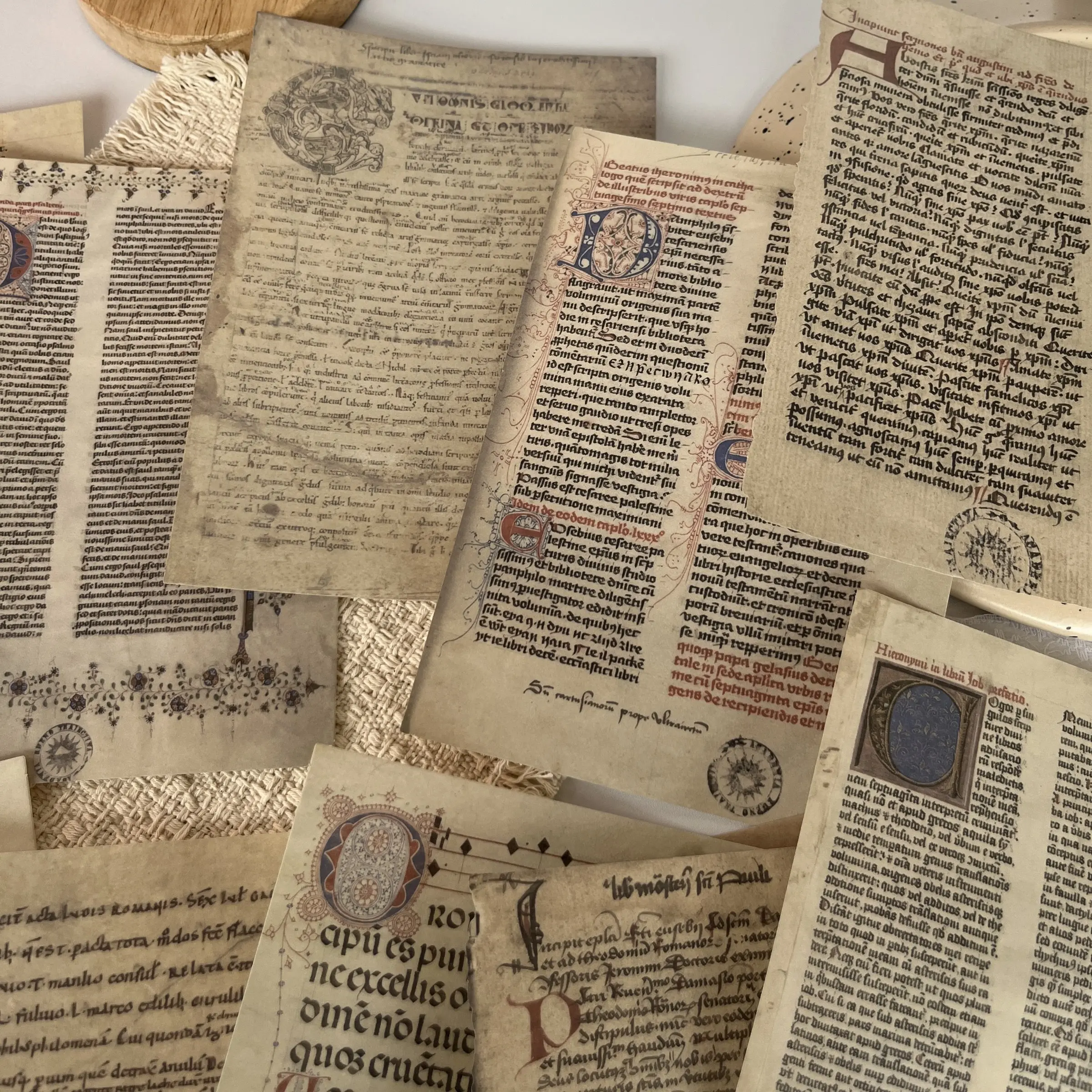10pcs Vintage English Phrases Plant Floral Yellowed Old Newspaper DIY Scrapbook Background Paper, Large Size Decorative Material for Students, Scrapbook Accessories, Scrapbook Materials, Scrapbooking Supplies