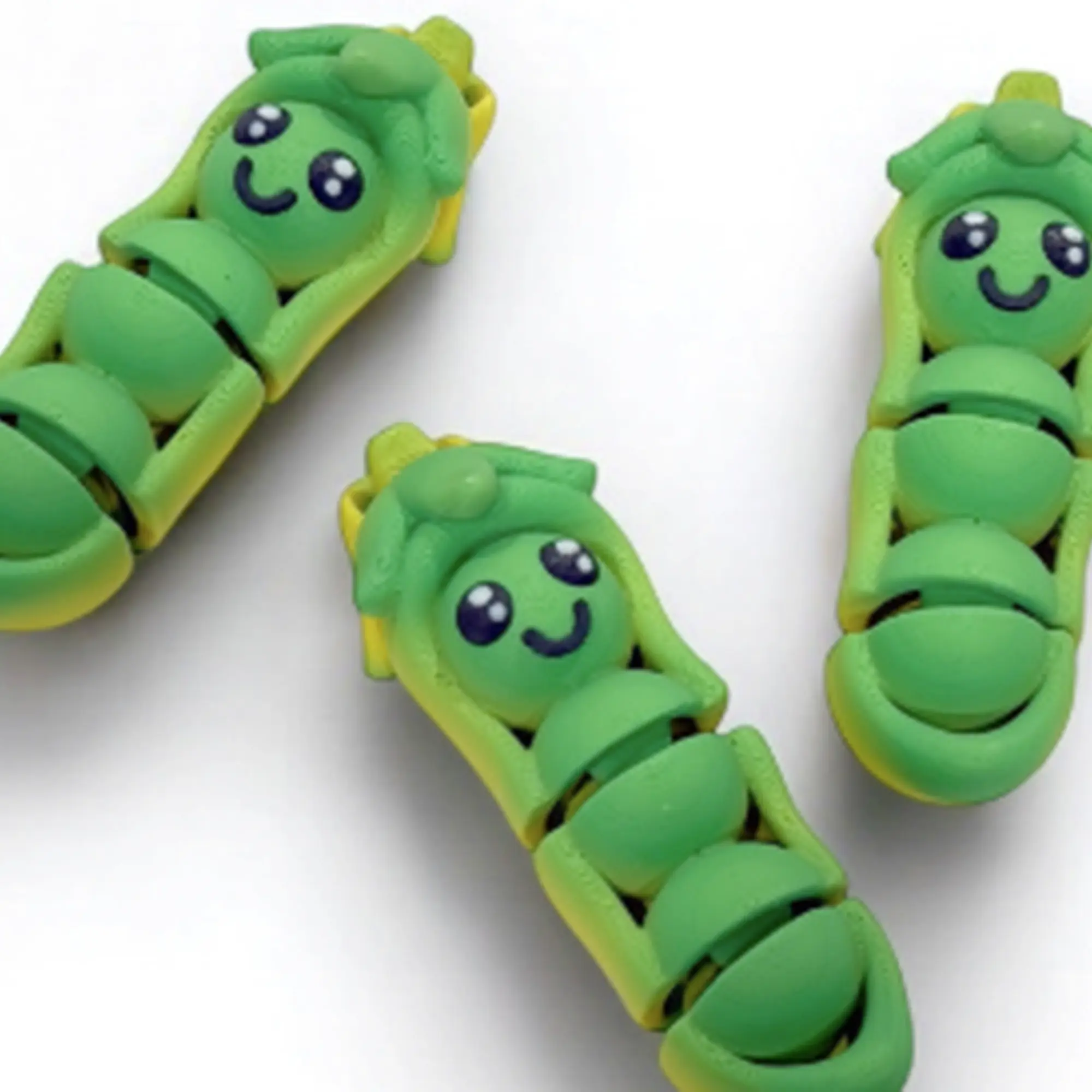 3D Printed Flexi Peas in a Pod Keychain, Cute Articulated Pea Pod Fidget Toy, Plant Keychain, Funny Food Gift