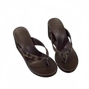 Women’s 2026 new leopard print wedge high-heel flip flops, summer outdoor toe-post sandals for pairing with dresses