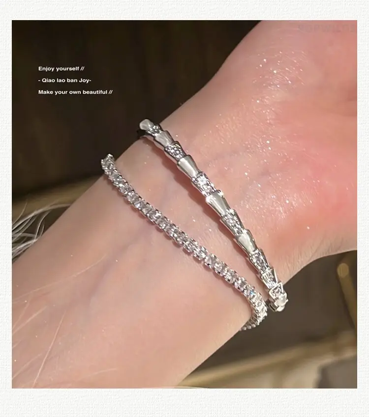 New Titanium Steel Non-fading Snake Bangle for Women, Shiny Zircon Inlaid Mother-of-pearl Open Adjustable Silver Snake Wrist Bracelet