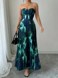 Blue Gradient Halter Pleated Dress, Waist Cinching Design, Vintage Print, Formal Occasions, High-End Look, Perfect for Events