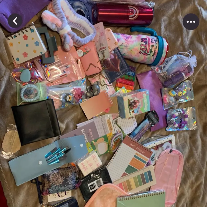Single Scoop: Stationery, Accessories, and Essentials