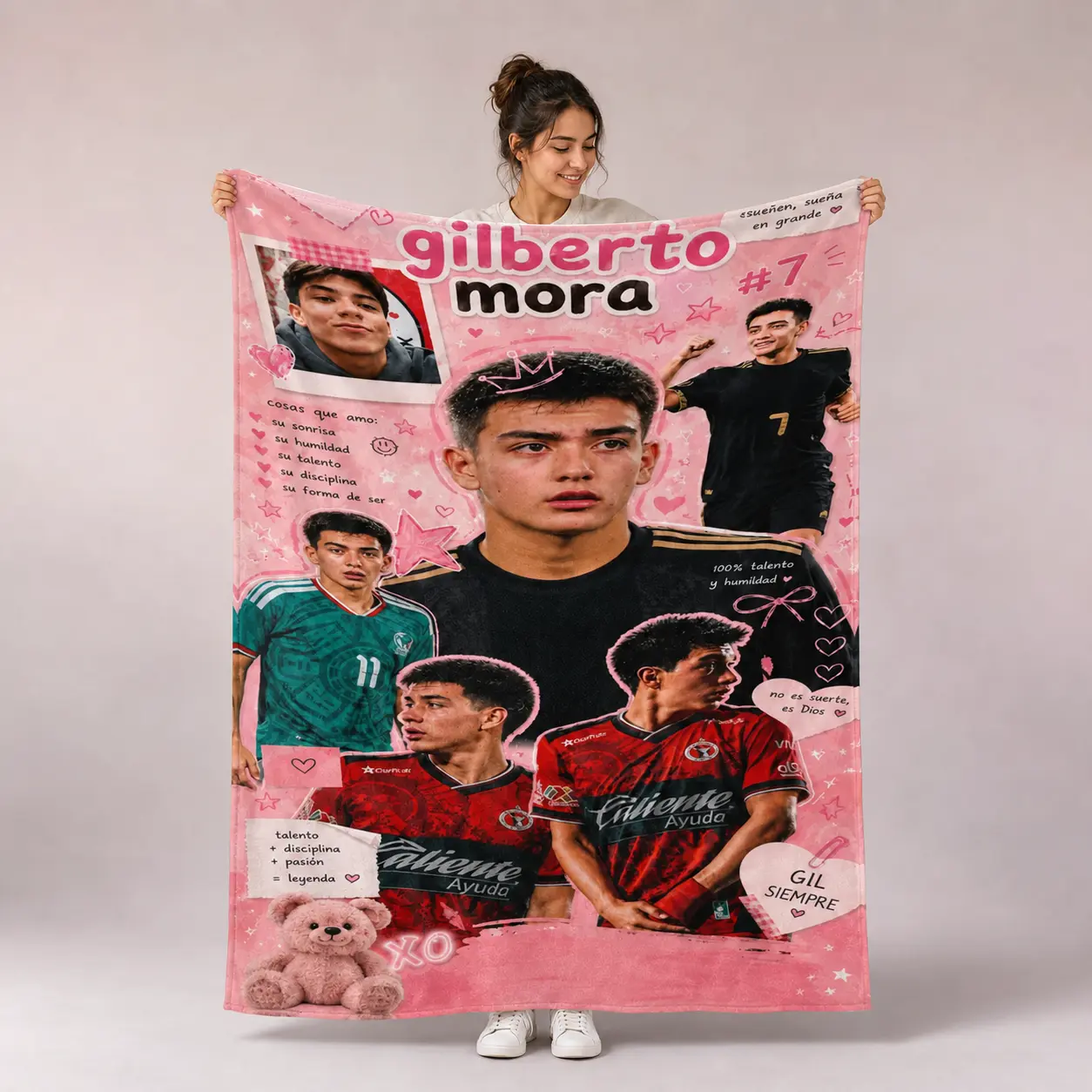 Gilberto Mora Cute Pink Scrapbook Collage Polyester Blanket Soccer Fan Collage Soft Cozy Plush Bed Blanket for Couch Sofa Bedroom Decor, Lightweight Warm Blanket for Teens Adults, Birthday Holiday Gifts for